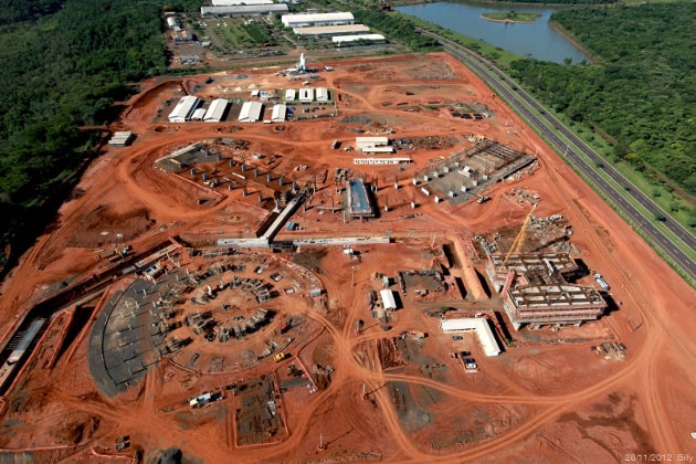 canteiro de obras amplo