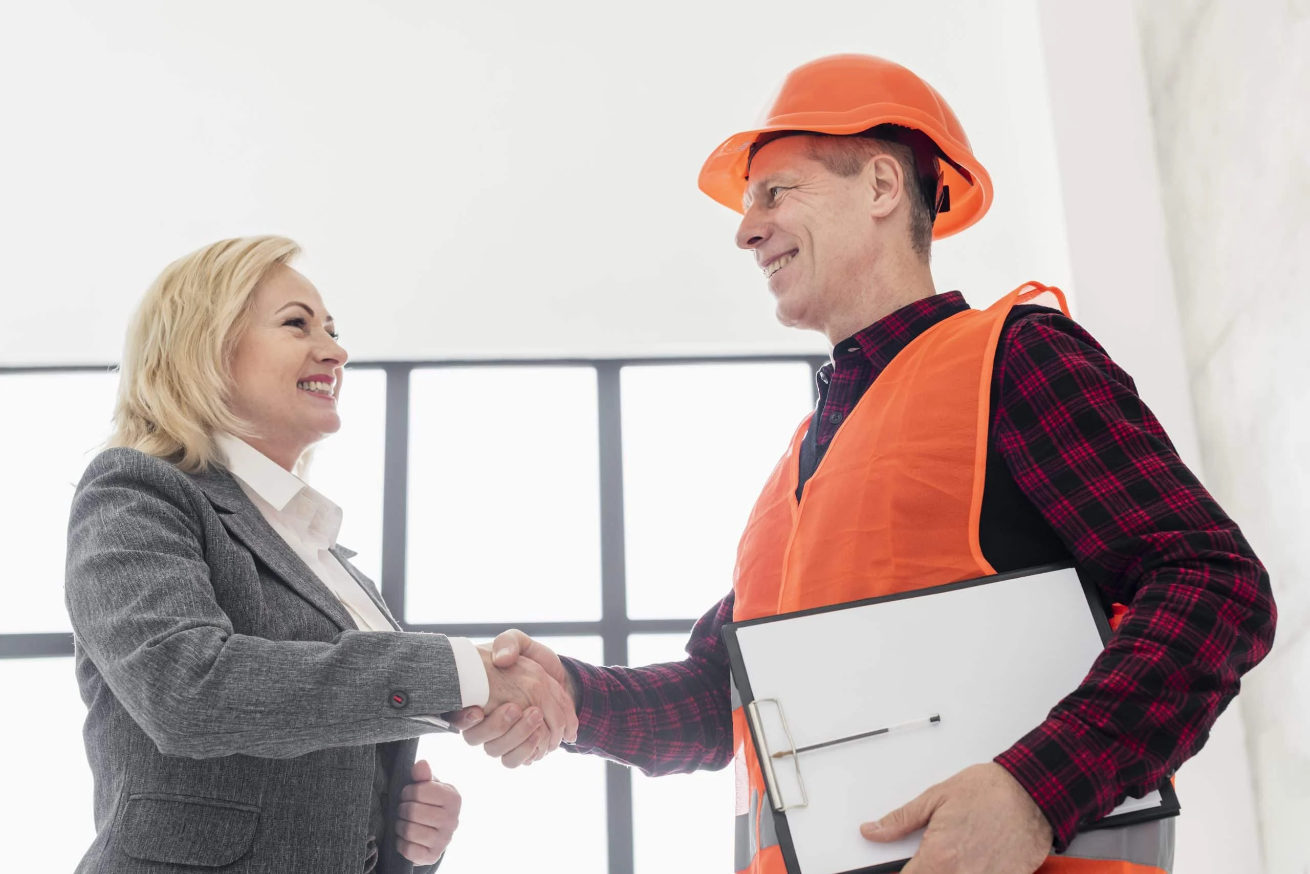 Como as construtoras conseguem clientes?